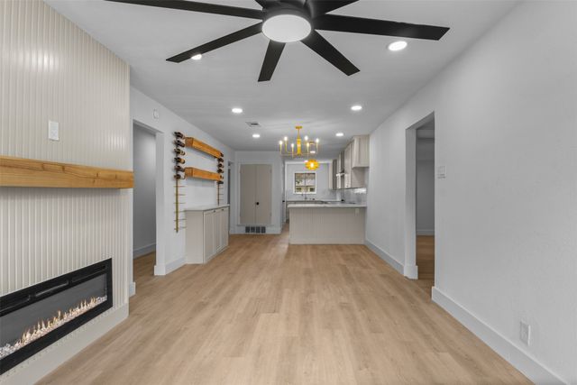 2938 Hillglenn Road, Dallas, TX 75228