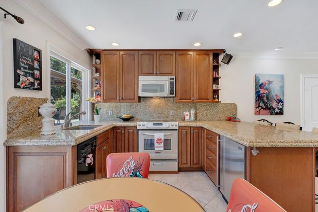 13600 Norris Avenue, Sylmar, CA 91342