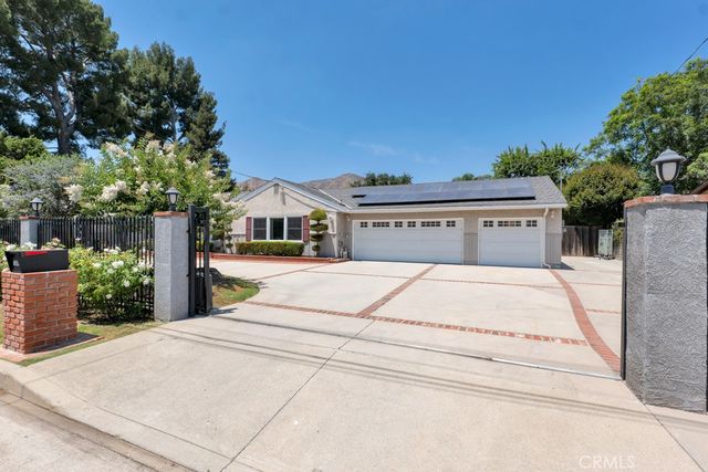 13600 Norris Avenue, Sylmar, CA 91342