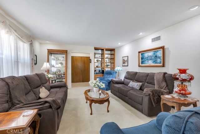 13600 Norris Avenue, Sylmar, CA 91342