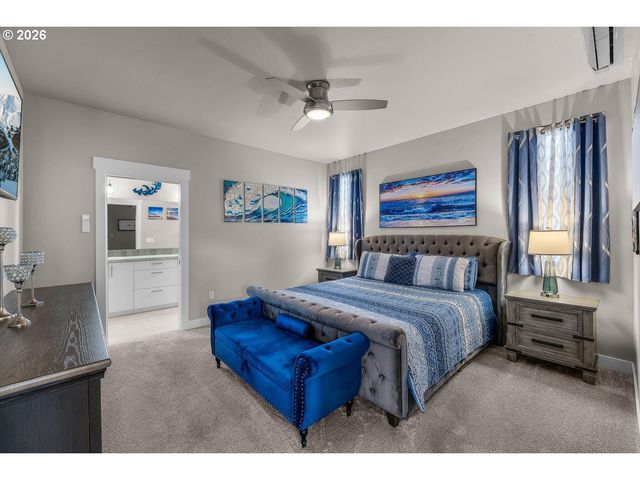 1733 Nw HEMLOCK Ave, Redmond, OR 97756