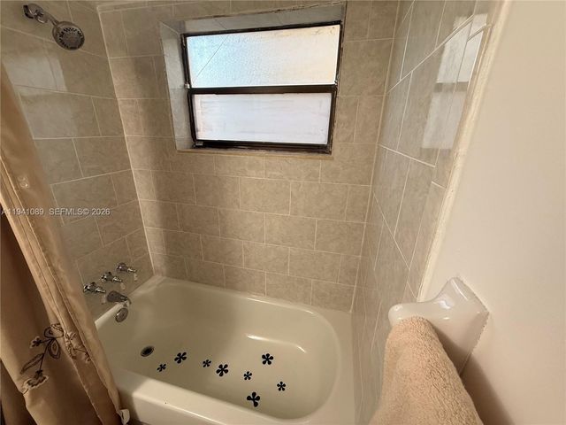 4061 N Dixie Hwy 1, Oakland Park, FL 33334