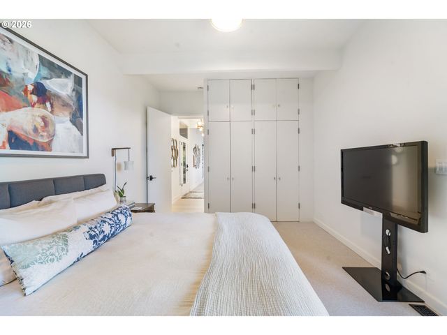 2941 Nw LURAY Ter, Portland, OR 97210
