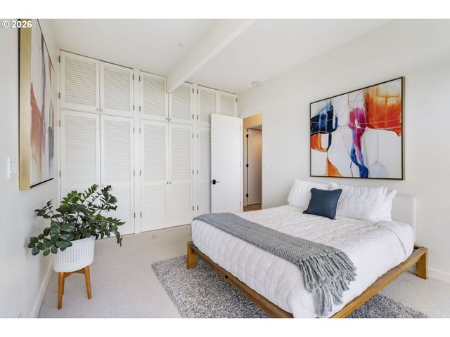 2941 Nw LURAY Ter, Portland, OR 97210