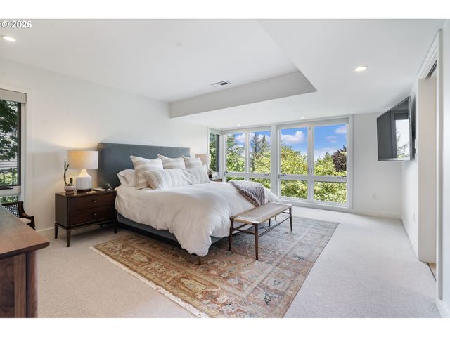 2941 Nw LURAY Ter, Portland, OR 97210