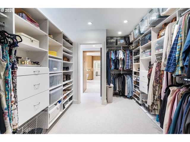 2941 Nw LURAY Ter, Portland, OR 97210