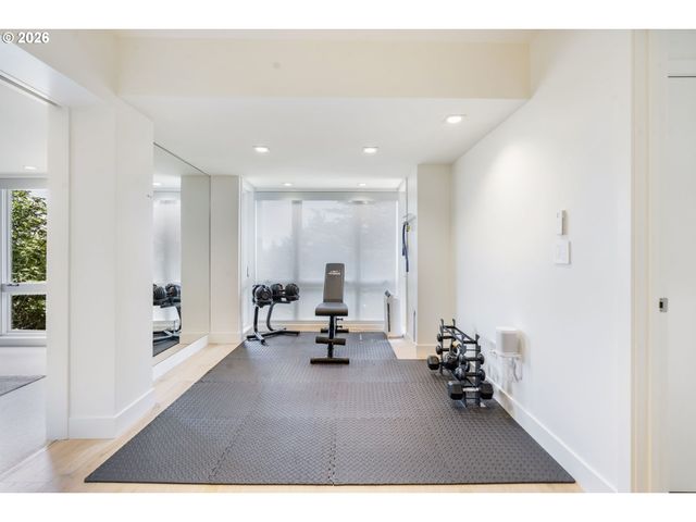 2941 Nw LURAY Ter, Portland, OR 97210