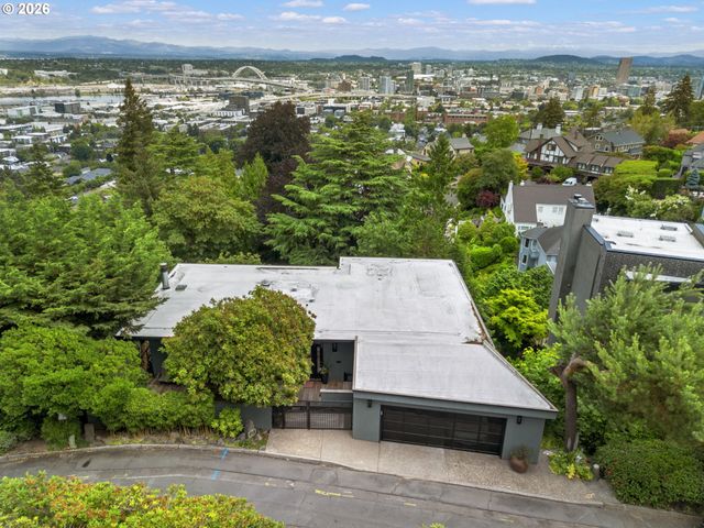 2941 Nw LURAY Ter, Portland, OR 97210