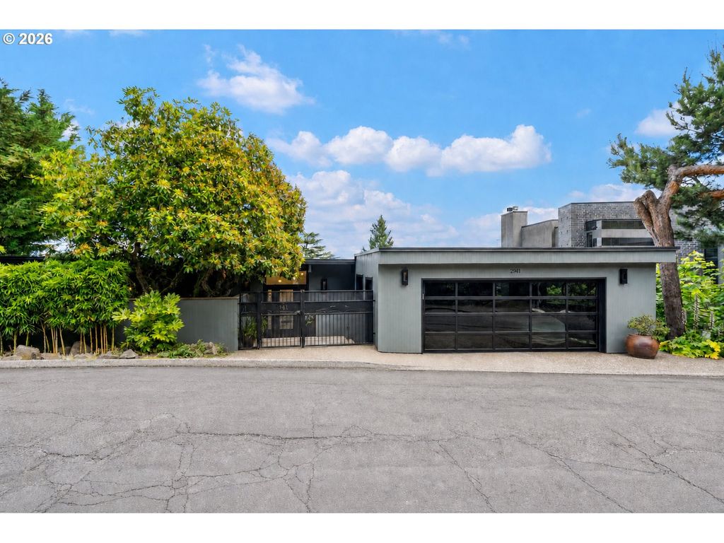 2941 Nw LURAY Ter, Portland, OR 97210