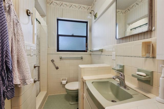 1121 SHOREWOOD DRIVE, Orlando, FL 32806