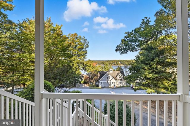 121 WATERSIDE LN, Cross Junction, VA 22625