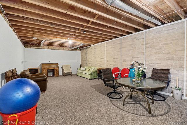 7241 Kings Way, Flushing Charter Township, MI 48433