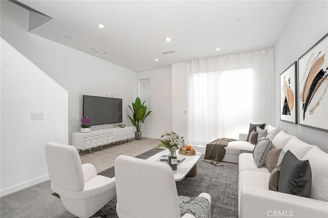 337 Placemark, Irvine, CA 92614