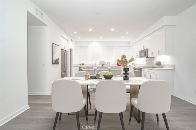 337 Placemark, Irvine, CA 92614