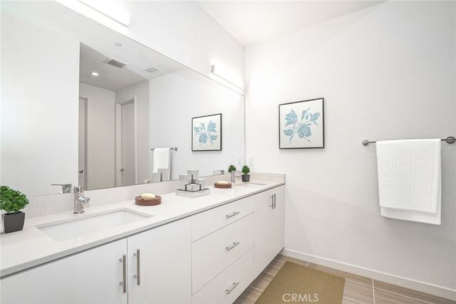 337 Placemark, Irvine, CA 92614