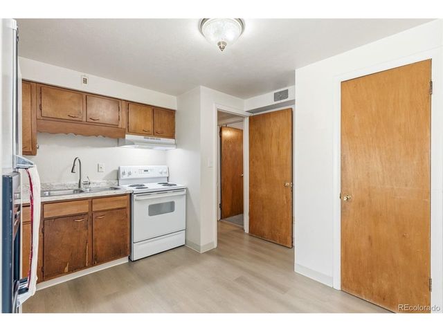 1311 Acacia Dr, Colorado Springs, CO 80907
