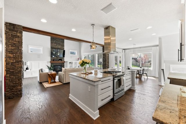 3674 Berkshire Parkway, Clive, IA 50325