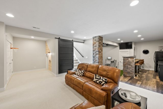 3674 Berkshire Parkway, Clive, IA 50325