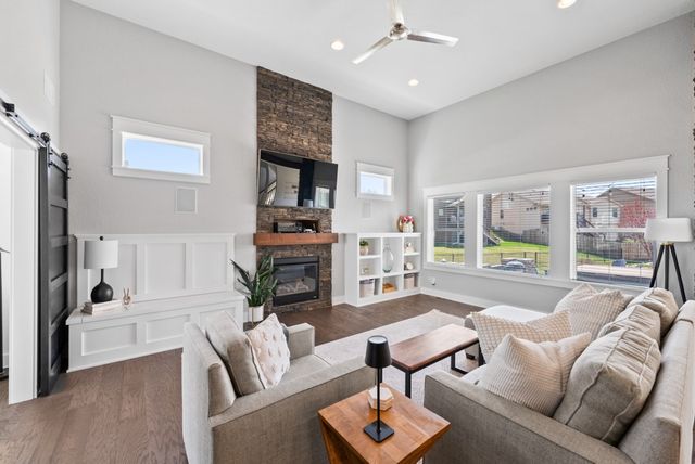 3674 Berkshire Parkway, Clive, IA 50325