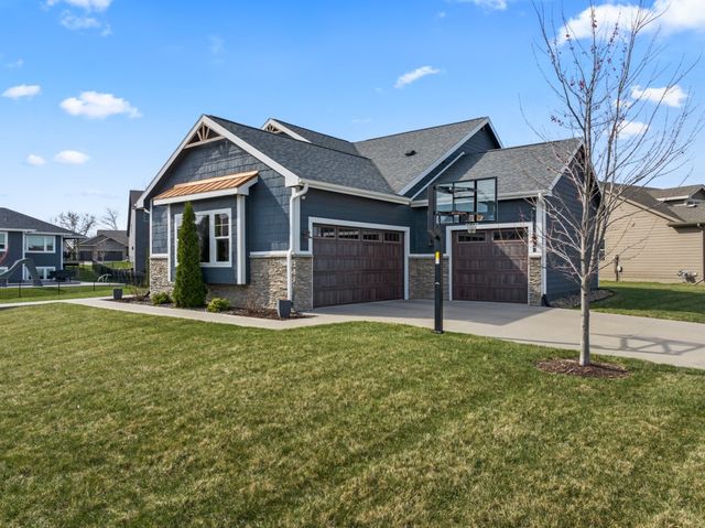 3674 Berkshire Parkway, Clive, IA 50325