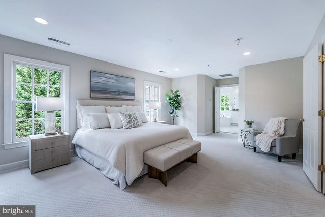 5221 LOCUST AVE, Bethesda, MD 20814