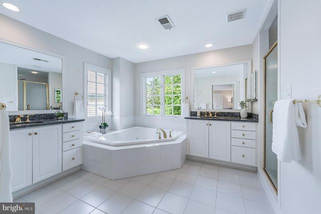 5221 LOCUST AVE, Bethesda, MD 20814