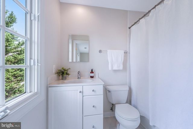 5221 LOCUST AVE, Bethesda, MD 20814