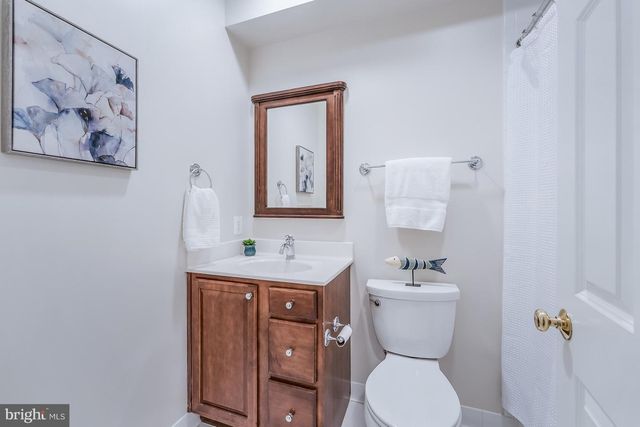 5221 LOCUST AVE, Bethesda, MD 20814