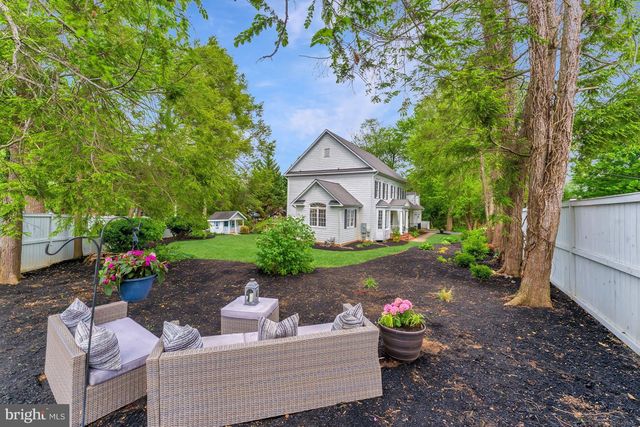 5221 LOCUST AVE, Bethesda, MD 20814