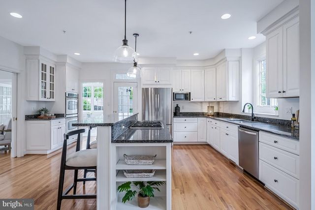 5221 LOCUST AVE, Bethesda, MD 20814