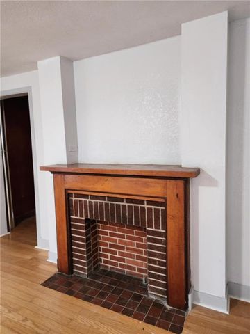 1202 Sacramento Street, St Joseph, MO 64503