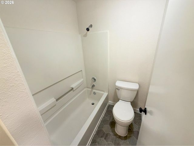 20130 LARKSPUR Ln 95, West Linn, OR 97068