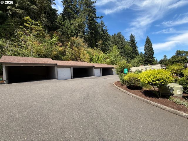 20130 LARKSPUR Ln 95, West Linn, OR 97068