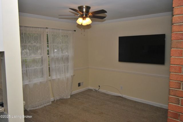 12011 Brookmoor Dr, Louisville, KY 40243