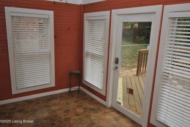 12011 Brookmoor Dr, Louisville, KY 40243