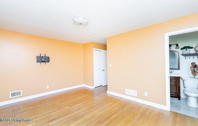 12011 Brookmoor Dr, Louisville, KY 40243