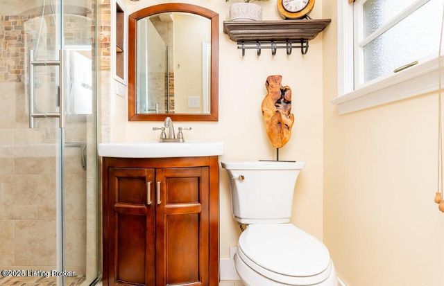 12011 Brookmoor Dr, Louisville, KY 40243