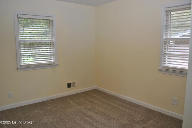 12011 Brookmoor Dr, Louisville, KY 40243