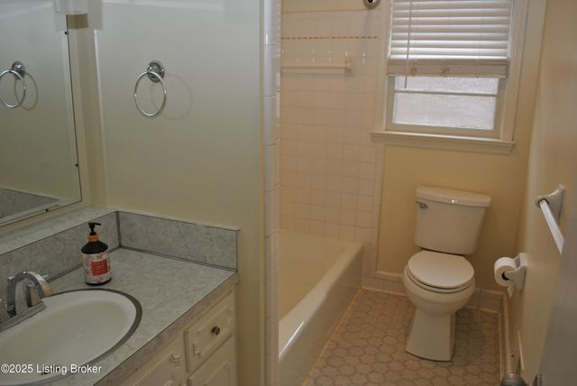 12011 Brookmoor Dr, Louisville, KY 40243