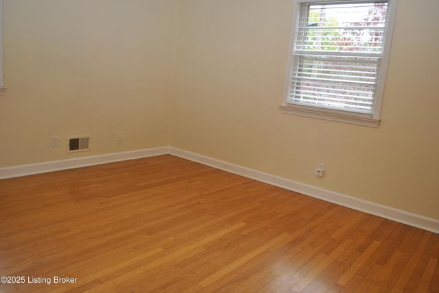 12011 Brookmoor Dr, Louisville, KY 40243