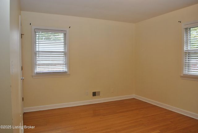 12011 Brookmoor Dr, Louisville, KY 40243