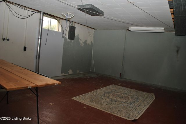 12011 Brookmoor Dr, Louisville, KY 40243