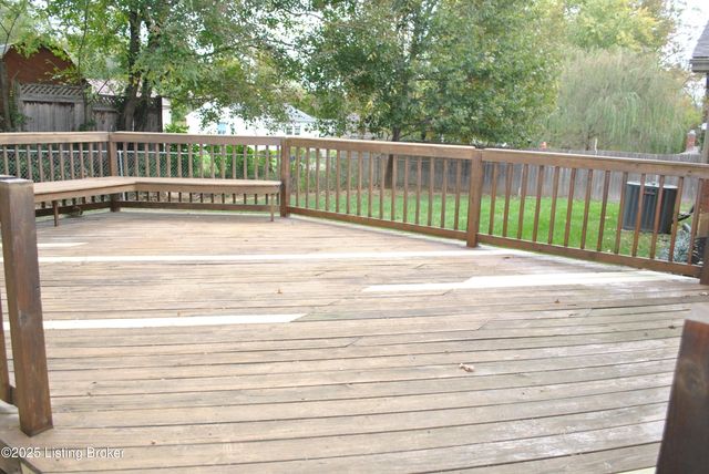 12011 Brookmoor Dr, Louisville, KY 40243