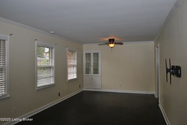 12011 Brookmoor Dr, Louisville, KY 40243