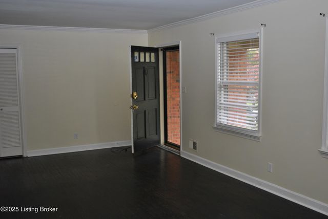 12011 Brookmoor Dr, Louisville, KY 40243