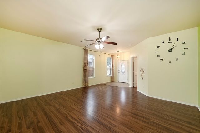 2034 Carriage Road, Heartland, TX 75126