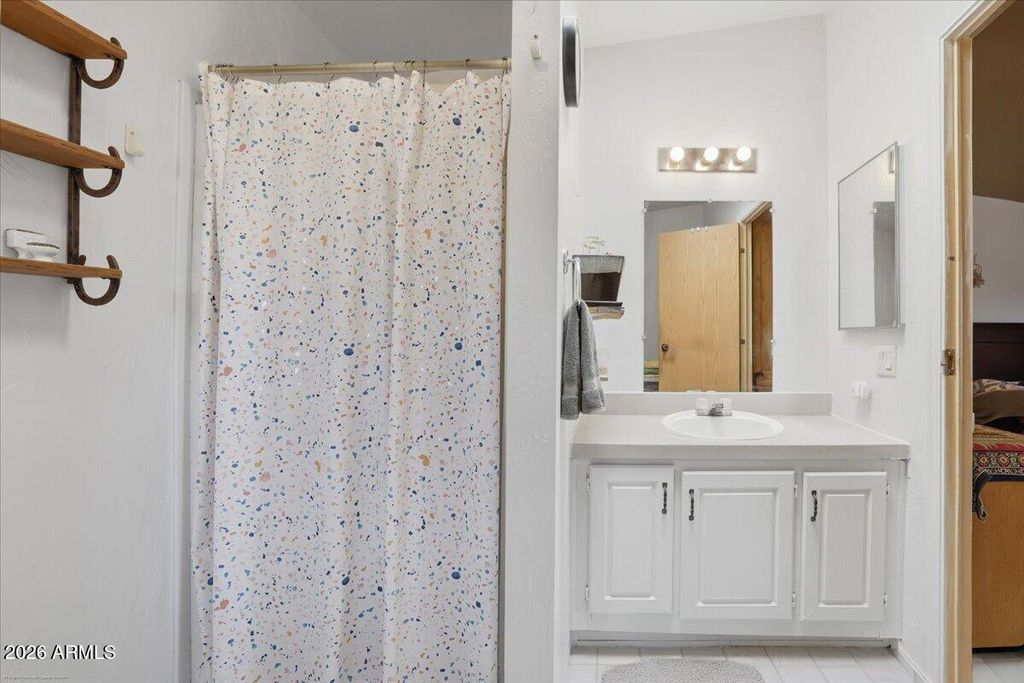 Image 18 of property listing at 1180 W ROLLING HILLS Road, Paulden, AZ 86334