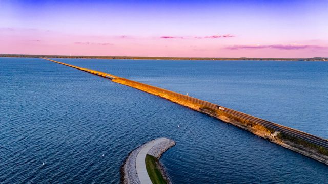 477 Lakeshore Drive, Hemphill, TX 75948