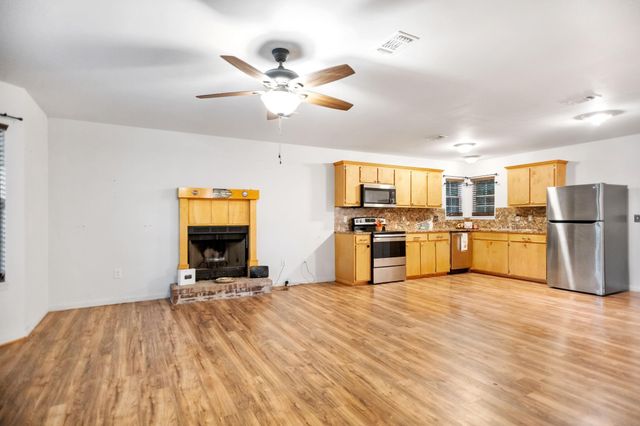 477 Lakeshore Drive, Hemphill, TX 75948