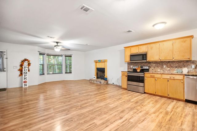 477 Lakeshore Drive, Hemphill, TX 75948